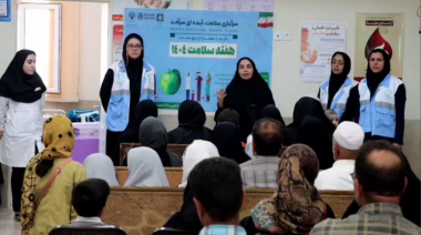 برگزاری اردوی جهادی همزمان با سومین روز از هفته سلامت با شعار سواد سلامت مادر، جوانی جمعیت، نسل توانمند در مرکز خدمات جامع سلامت دولت آباد برگزار گردید