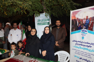 برپایی میز خدمت گروه جوانی جمعیت دانشکده علوم پزشکی تربت‌جام در اجتماع شبانه مردم
