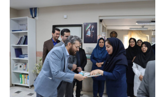 تقدیر از کارکنان بخش زایشگاه بیمارستان مهر مادر در روز جهانی ماما