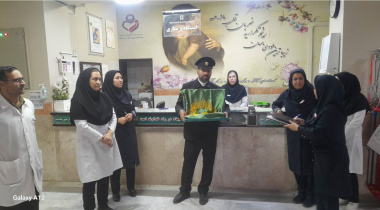 حضور خادمین حرم مطهر در بیمارستان مهر مادر