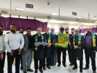 حضور خادمیاران رضوی در بیمارستان سجادیه تربت‌جام؛ پرچم حرم و هدایای متبرک مهمان بیماران