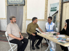 برگزاری میز خدمت دانشکده علوم پزشکی تربت‌جام در مصلی نماز جمعه