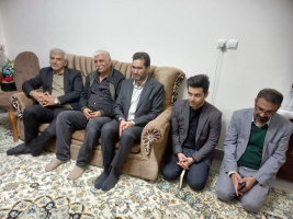 عیادت رئیس دانشکده و هیئت همراه از پرستار اورژانس خانم شکوفه کریمی