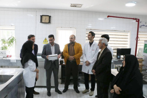 تجلیل از کادر آزمایشگاه بیمارستان سجادیه تربت‌جام به مناسبت روز آزمایشگاه