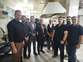 حضور مسئولان دانشکده در آماده‌سازی دیگ نذری شب تاسوعای حسینی در مرکز آموزشی درمانی سجادیه