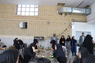 بازدید معاون فرهنگی دانشجویی و دیگر مسئولین دانشکده علوم پزشکی تربت‌جام از کافه‌تریا و قدردانی از مسئول کافه