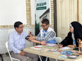 برگزاری میز خدمت دانشکده علوم پزشکی تربت‌جام در مصلی نماز جمعه